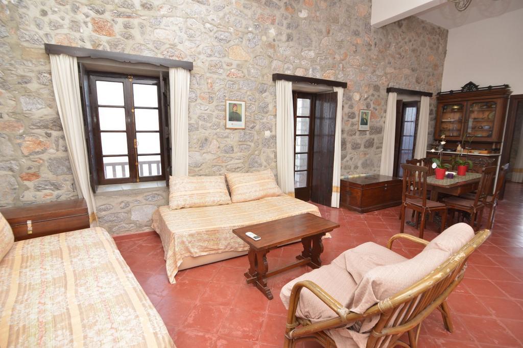 Villa Castello Hydra  Bilik gambar